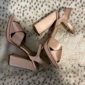 Michael KORS light blush pink heels size 7 satin